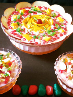A picture of Fruit Custard With Jelly.