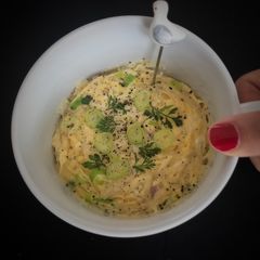 A picture of Omelette cupcake in microwave.