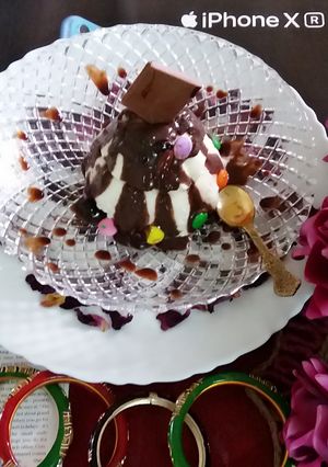 A picture of Rosogolla stuff rabdi panna cotta.
