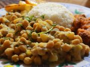 Una foto de garbanzo curry leche de coco