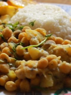 Una foto de Curry de Garbanzos  con papa