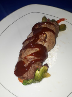 Una foto de Rolls de Carne y Vegetales