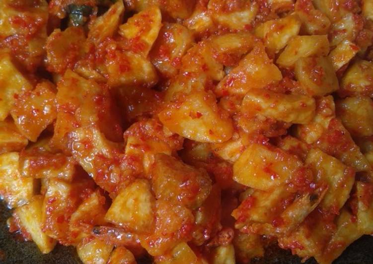 Cara Gampang Membuat Balado kentang, Enak Banget