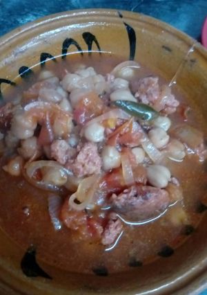 Una foto de Garbanzos con longaniza