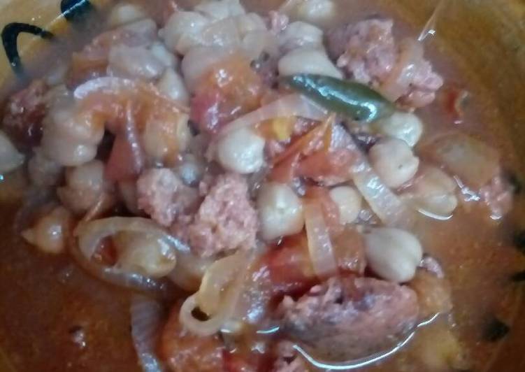 Garbanzos con longaniza
