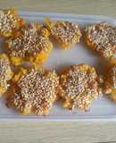 Bánh bí đỏ mè rang