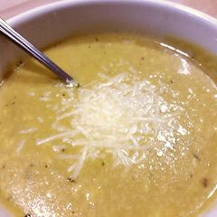 A picture of Grande Zuppa di Formaggio Italiano.