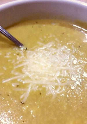 A picture of Grande Zuppa di Formaggio Italiano.