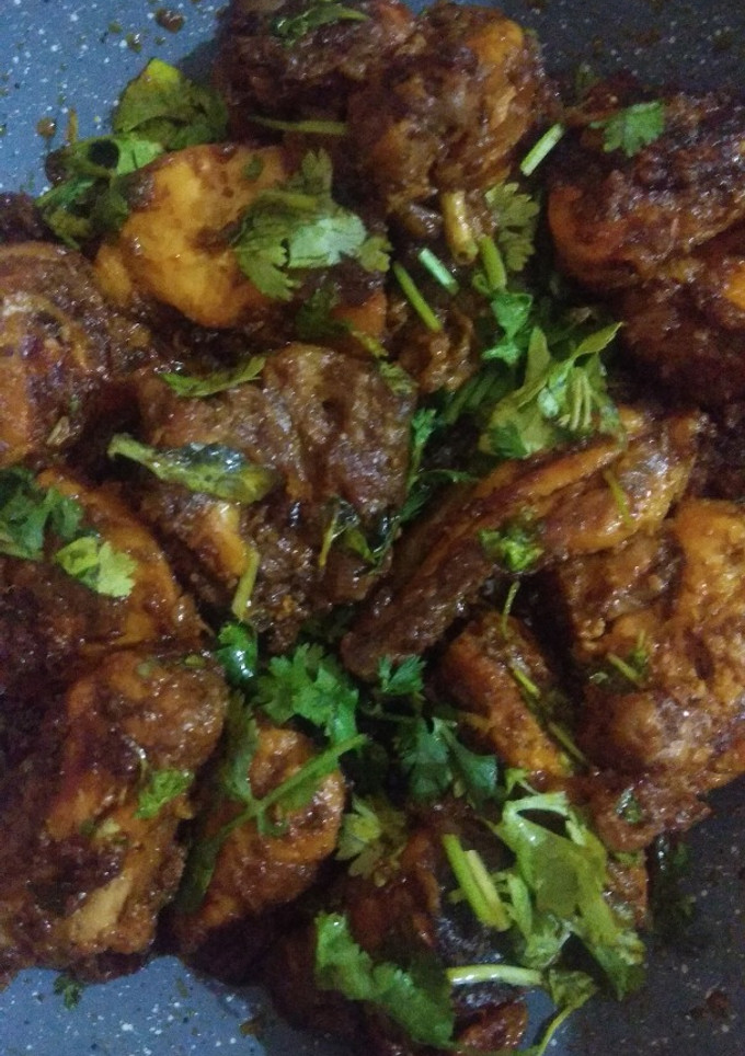 சிக்கன் சுக்கா (Chicken chukka recipe in tamil) செய்முறை முக்கிய புகைப்படம்