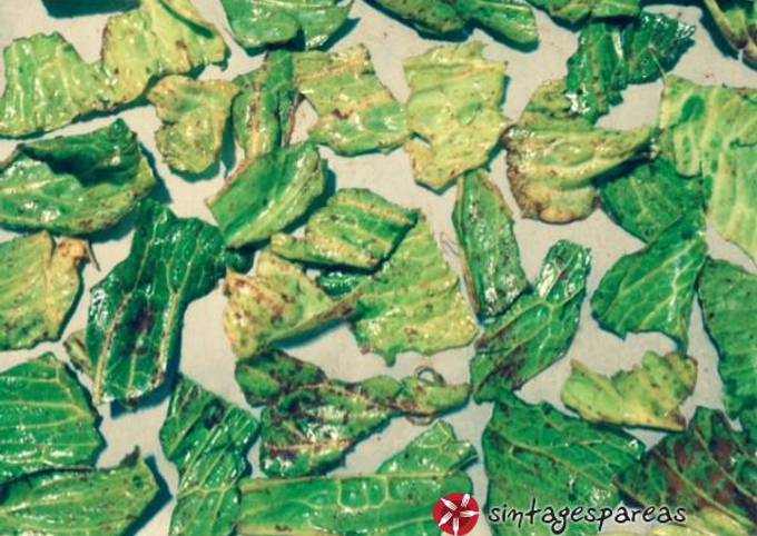κύρια φωτογραφία συνταγής Τσιπς Λαχανίδας (Kale chips)
