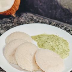 A picture of Idli.