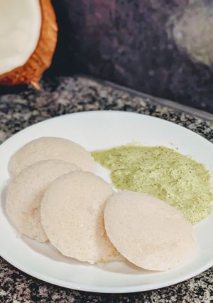 A picture of Idli.