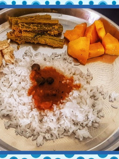 வத்த குழம்பு, முருங்கைக்காய் கூட்டு vatthakulambu murungakkai ku செய்முறை முக்கிய புகைப்படம்