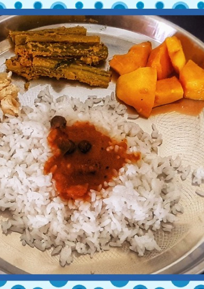 வத்த குழம்பு, முருங்கைக்காய் கூட்டு vatthakulambu murungakkai ku செய்முறை முக்கிய புகைப்படம்