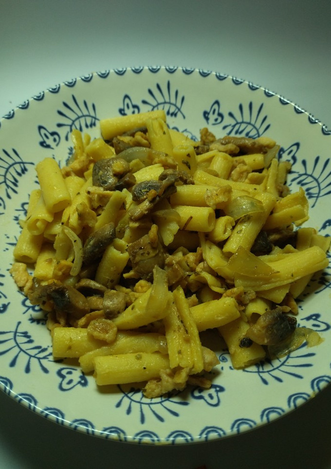 Una foto de Macarrones de lentejas