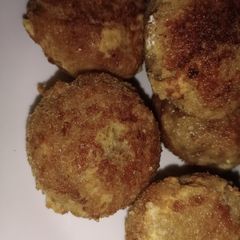 A picture of Potatoes ball.