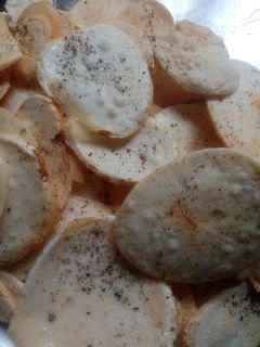 आलू की चिप्स(aloo ki chips recipe in hindi) रेसिपी मुख्य फोटो