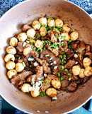 Thịt kho tàu với trứng cút