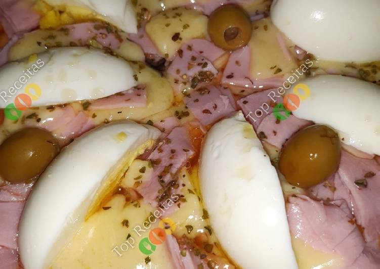 ^ Massa de pizza de frigideira - Gozhowgos