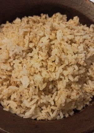 Una foto de Arroz al sésamo