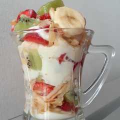 Una foto de Tutifruti con crema de limón