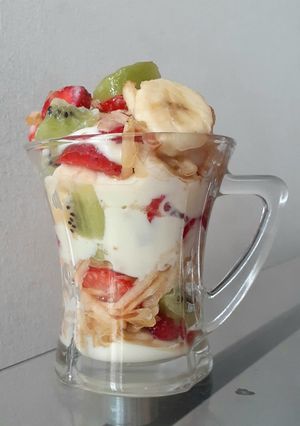 Una foto de Tutifruti con crema de limón