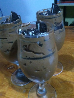 Una foto de Mousse súper chocolatoso con café y galletitas Oreo Súper Súper Fácil