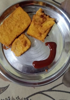 ब्रेड पकौड़े (bread pakode recipe in Hindi) रेसिपी मुख्य फोटो