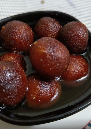 A picture of Bread Gulabjamun.