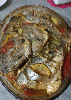 صورة لوصفة صينية السمك والخضار في الفرن