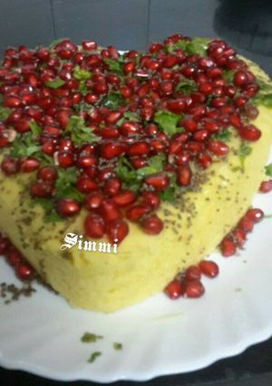 A picture of Dhokla cake.