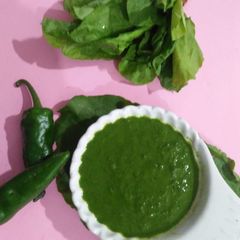 A picture of Palak ki chutney.