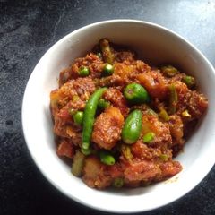 A picture of Keema matar.