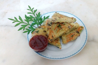 Bagaimana Menyiapkan Omelette Mihun mashrooms.. Ala" resep YulieA'lik yang Menggugah Selera