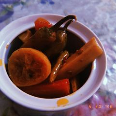 A picture of Mixed vegetable pickle.