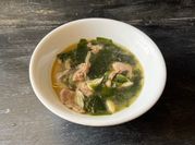 Gambar sup dashi daging