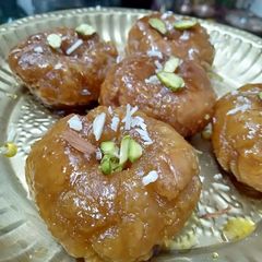 A picture of Balushahi.