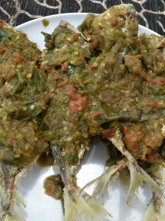 Cara Gampang Membuat Sambal ikan balado cabe hijau, Lezat