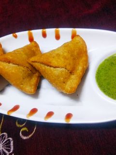 समोसा (samosa recipe in hindi) रेसिपी मुख्य फोटो
