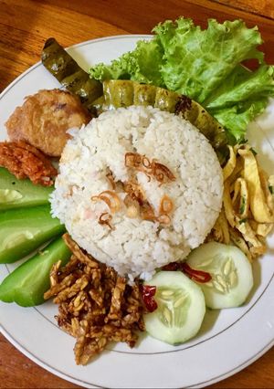 Foto resep Nasi Uduk Full Lalapan