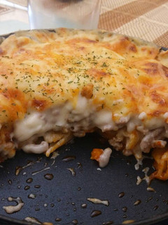 Una foto de Pastel de carne, queso y pasta