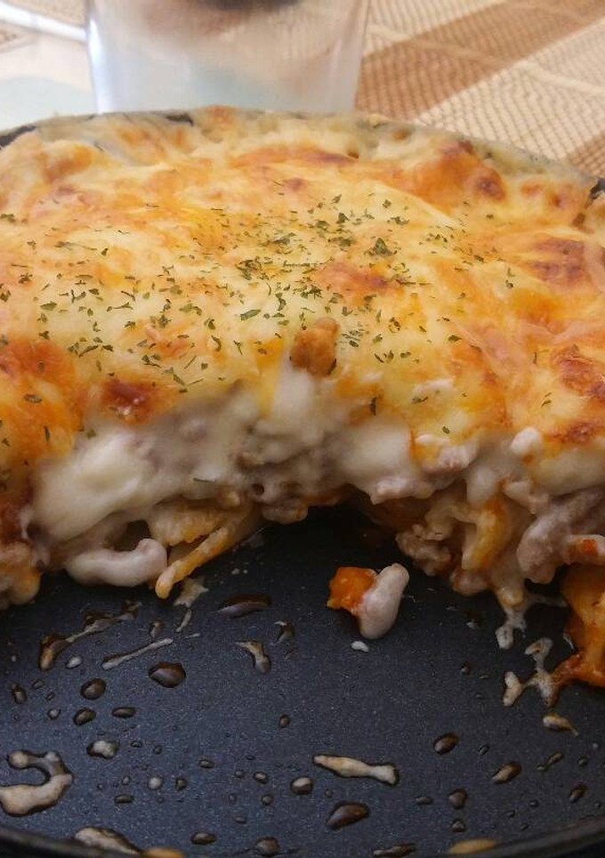 Una foto de Pastel de carne, queso y pasta