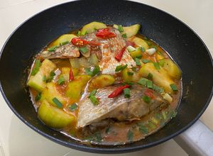 Hình của món Cá chẽm kho bầu.