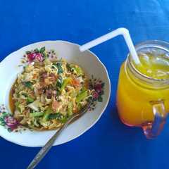 A picture of Mie nyemek.