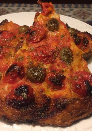 A picture of Focaccia Barese.