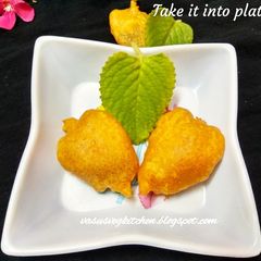 A picture of Vaamu akku bhajji - Ajwain patte ke bhajji - carom leaves fritters.