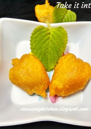 A picture of Vaamu akku bhajji - Ajwain patte ke bhajji - carom leaves fritters.