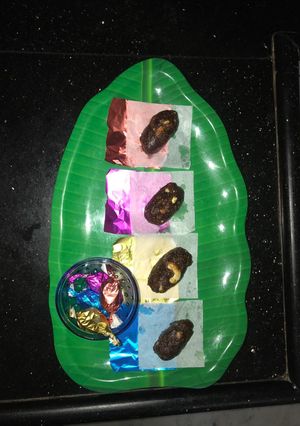 A picture of Anjeer gond winter chocolates.