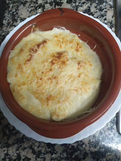 Una foto de Canelones de Cordero y dátiles