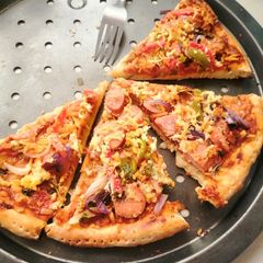 A picture of Sausage pizza.
